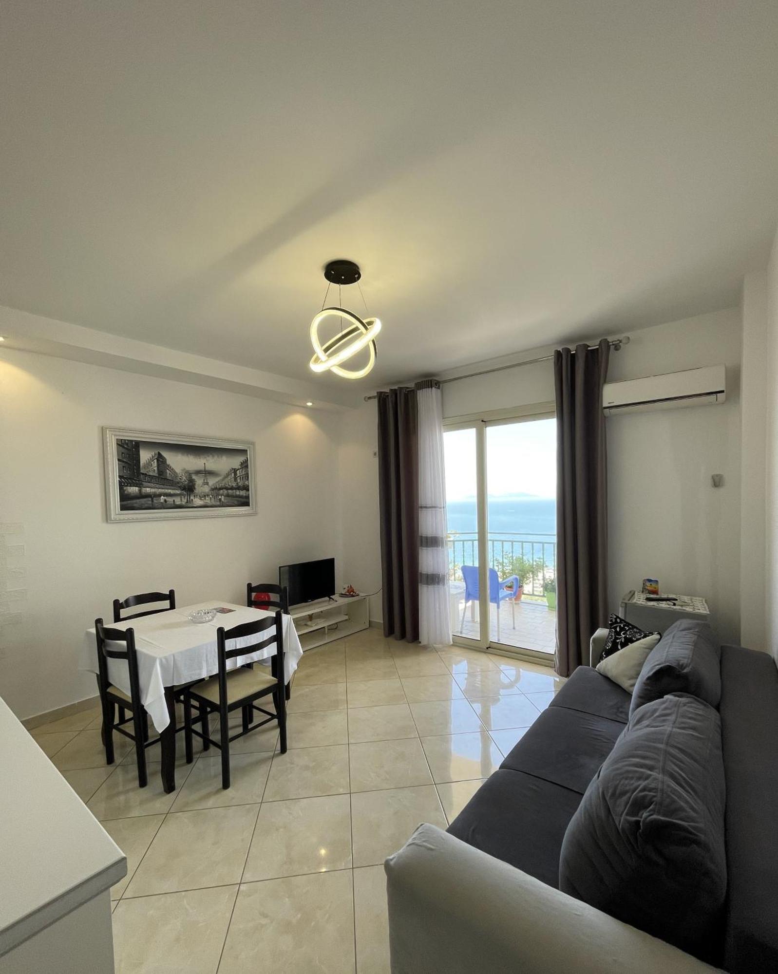 Martin 21 Vlorë